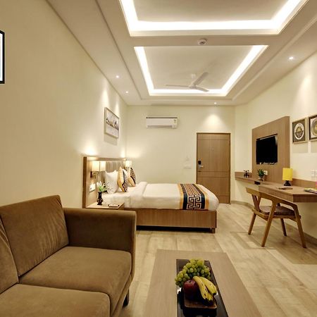 Airport Hotel Claytone Neu-Delhi Exterior foto
