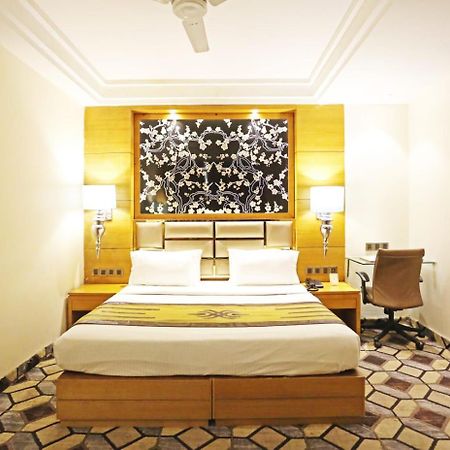 Airport Hotel Claytone Neu-Delhi Exterior foto
