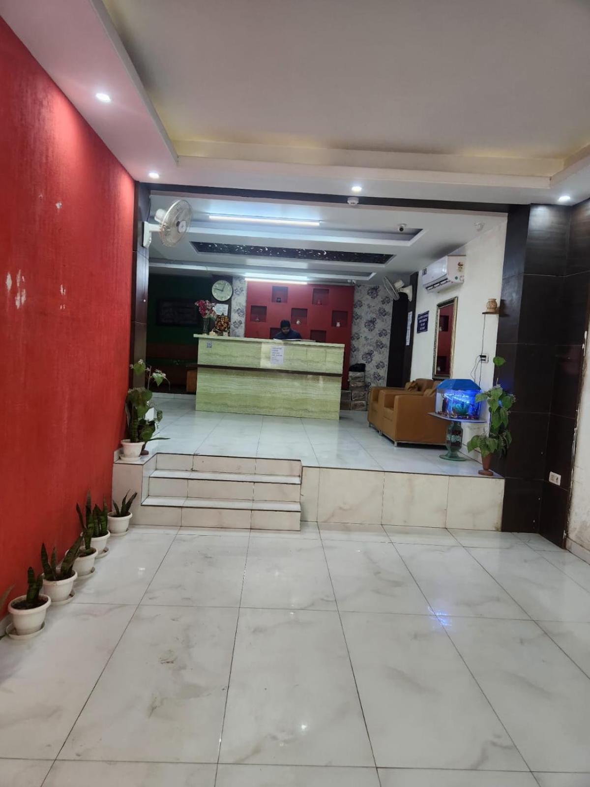 Airport Hotel Claytone Neu-Delhi Exterior foto