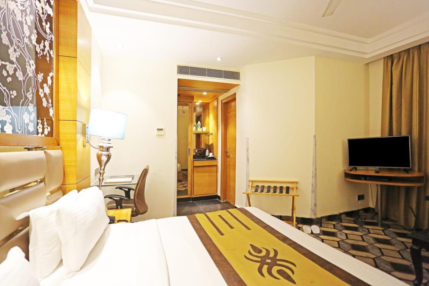 Airport Hotel Claytone Neu-Delhi Exterior foto