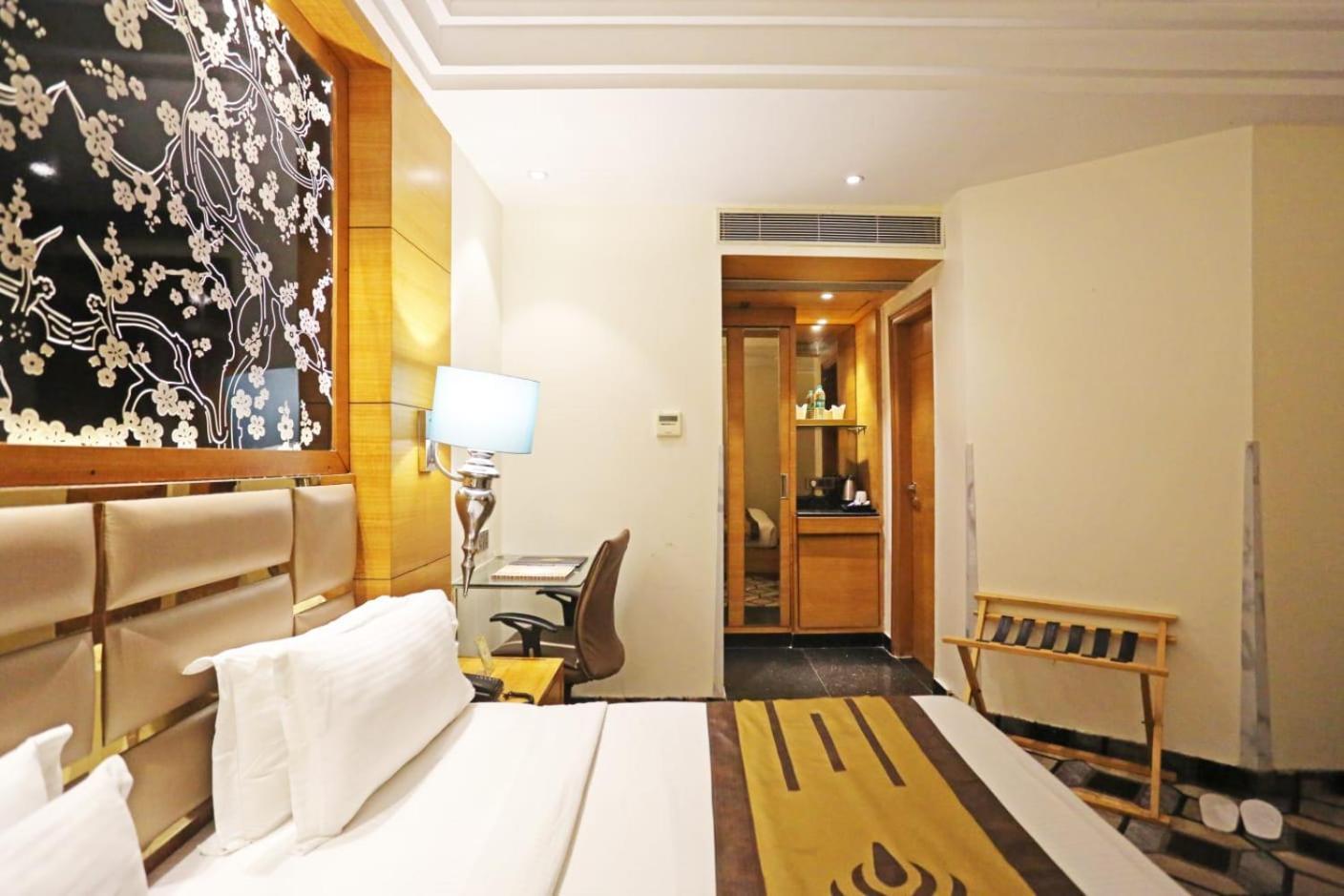 Airport Hotel Claytone Neu-Delhi Exterior foto