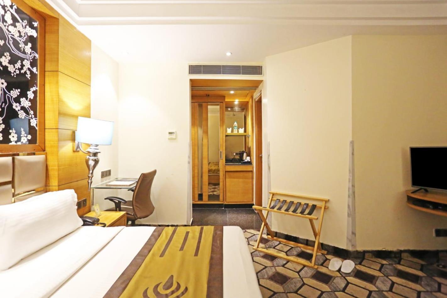 Airport Hotel Claytone Neu-Delhi Exterior foto