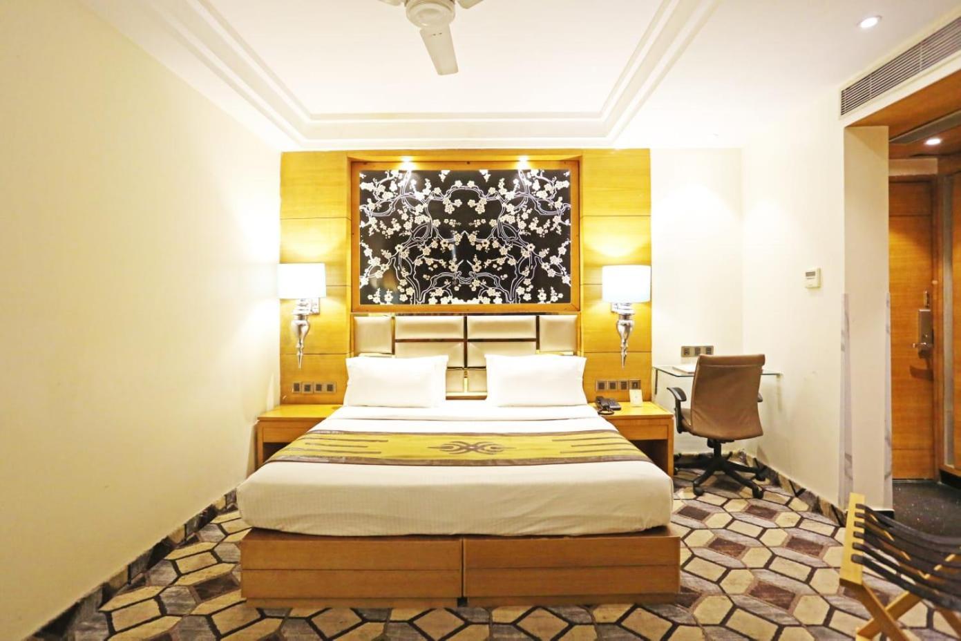 Airport Hotel Claytone Neu-Delhi Exterior foto