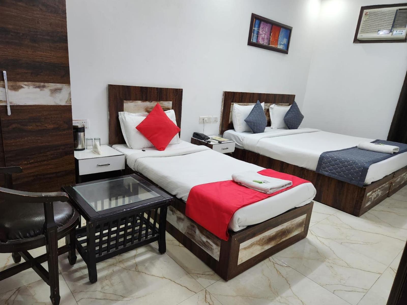 Airport Hotel Claytone Neu-Delhi Exterior foto